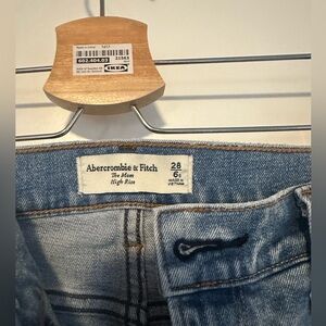 Abercrombie & Fitch the mom High Rise Jeans